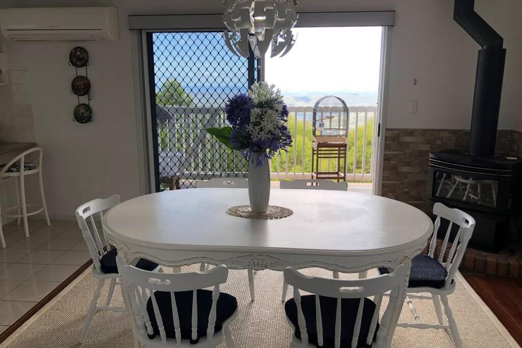 Mountain Living With Ocean Views Villa Mount Tamborine Exterior foto